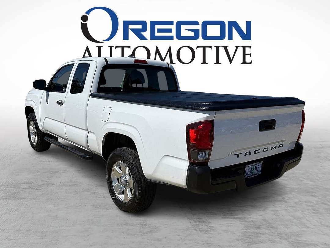 2018 Toyota Tacoma Access SR 6 FT - Image 3
