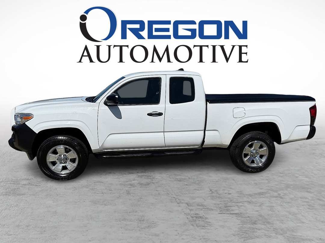 2018 Toyota Tacoma Access SR 6 FT - Image 2