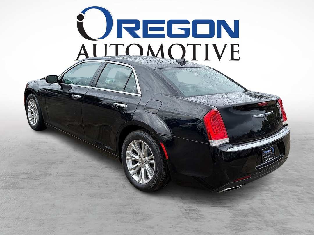 2017 Chrysler 300 300C - Image 3