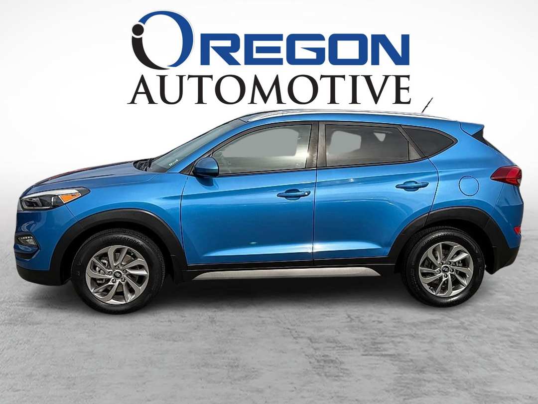 2017 Hyundai Tucson SE - Image 2
